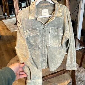 Cropped button up, faded green